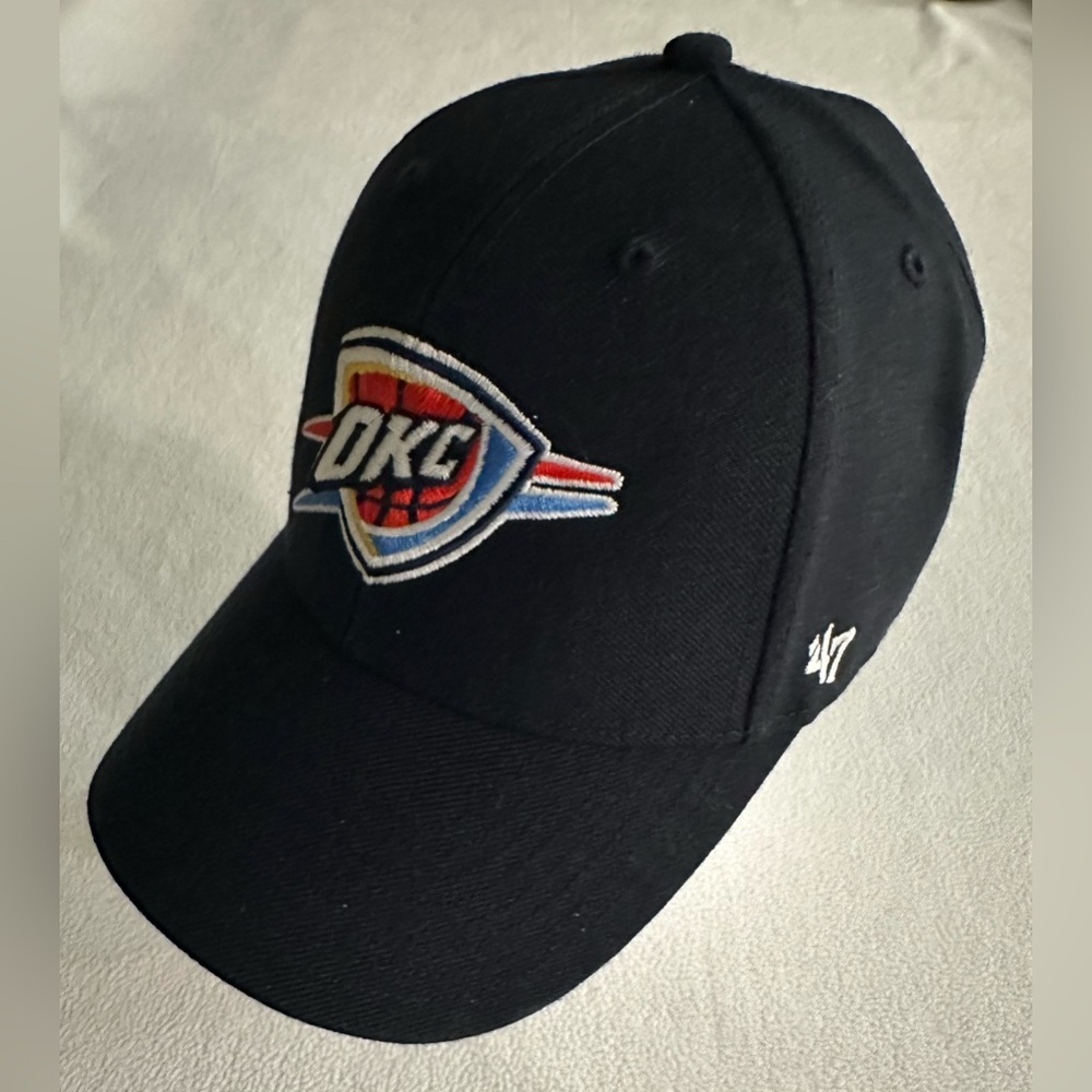 Oklahoma City Thunder Baseball Cap ’47 MVP Strap Back Adjustable Black NBA Hat